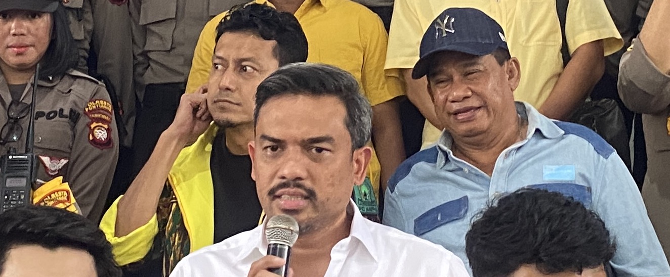 Menteri UMKM, Maman Abdurrahman, mendapat apresiasi dari Direktur Eksekutif KPK Watch, Yusuf Sahide, atas sikap terbukanya dalam memberikan klarifikasi kepada Komisi Pemberantasan Korupsi (KPK).