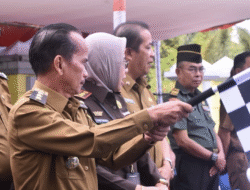 Bupati Sintang Lepas Karnaval Mobil Hias, Tekankan Nilai Nasionalisme dan Kreativitas